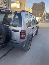 للبيع جيب ليبرتي 2007 جاهزة من كلشي كير محرك تبريد بيهة صبغ جاملغ وبني...