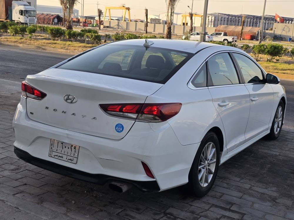 سوناتا 2018 امريكي 
مكينهGDI 2400
 السياره حلوه حادثها جاملغ ايسر فقط  وهنا صار بيها رشات سبب التكشير السياره كلش حلوه مابيها اي ضربا
السعر 105$
مكاني بصره ابو الجوزي
للاستفسار *********** البصرة, العراق
