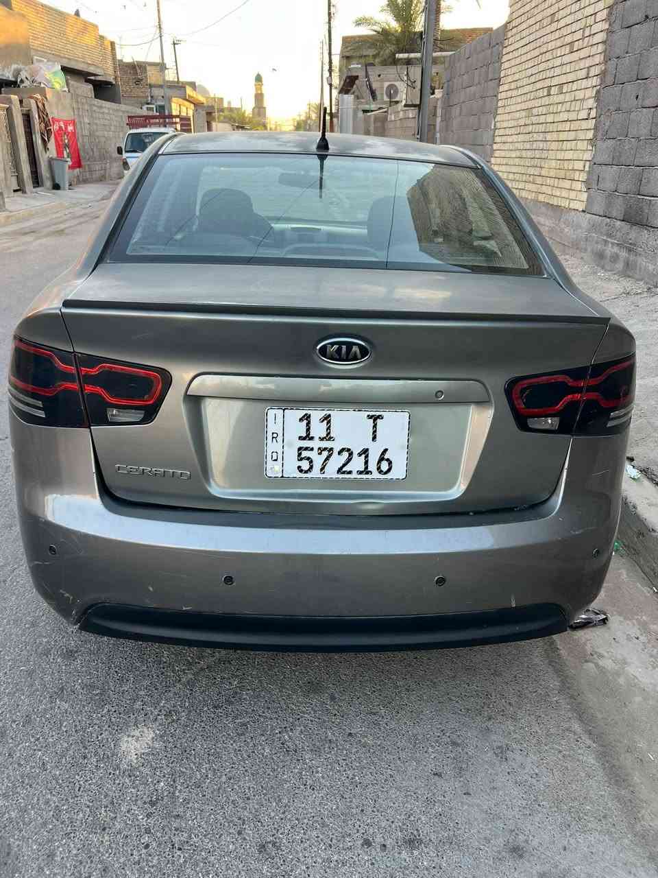 كيا سيراتو 2013  بيها حزام بدون لغد وشاصي  
محرك 1600 بيها خيط بخار بس من تحمه 
تبريد  شغال 
تخم تاير  قماره بيها جراد 
سياره جاهزه 
رقم بغداد بسمي  مكاني بغداد بوب الشام 
السعر 75 وبيها مجال 
***********
