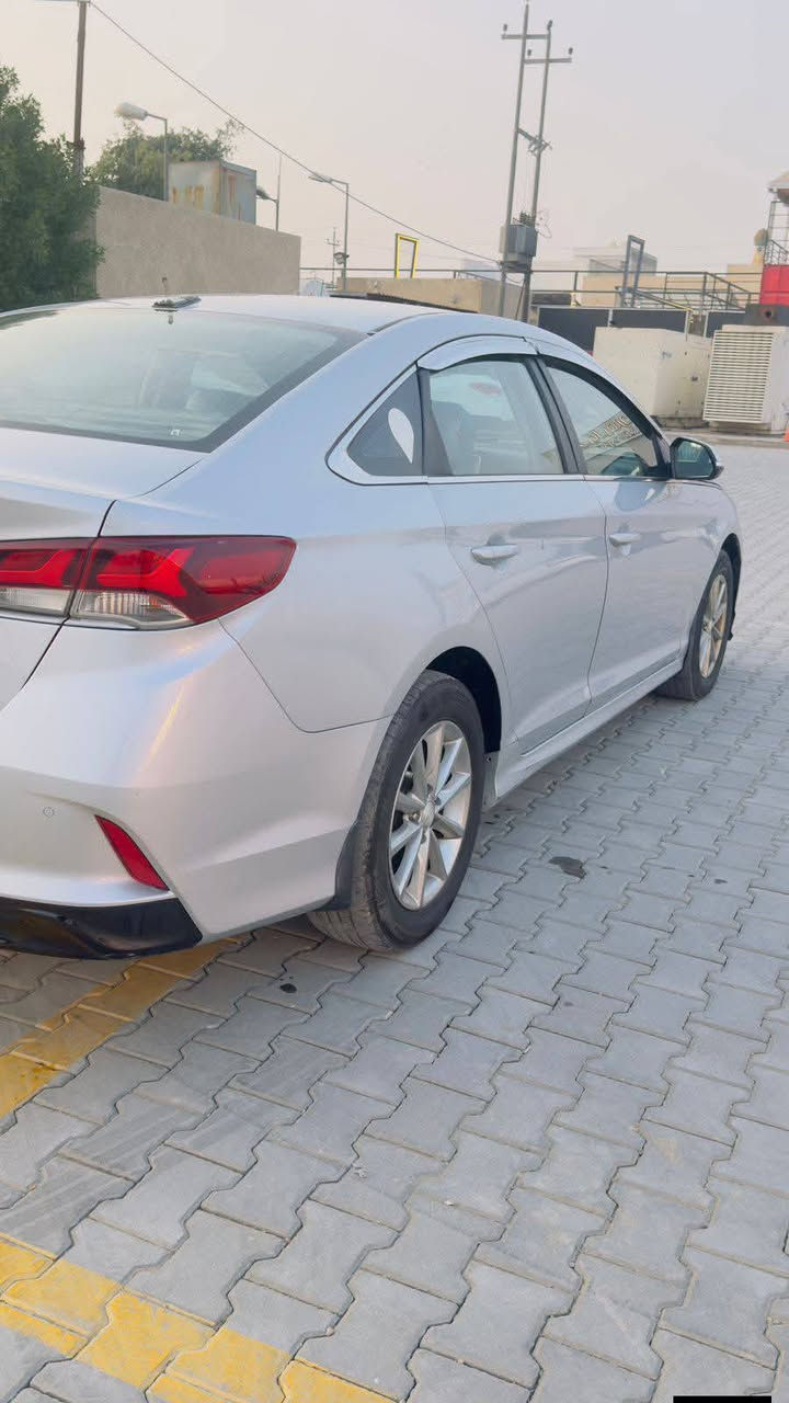 شاشه كامر حساسات سياره جديد حيل  جاهزه مجهزه محرك كير تدفئه  حداديه جاهزه مجهزه سوناته سلفر مديل ٢٠  غاز بلاد  ***********
