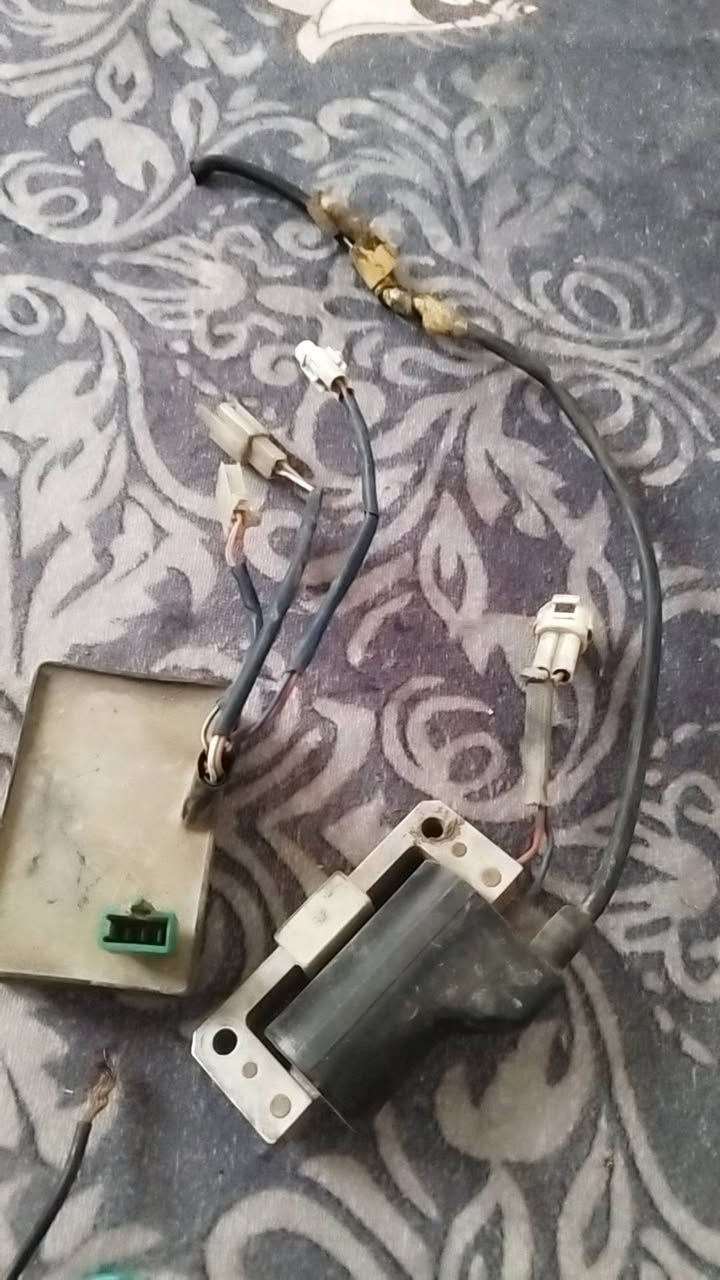 غراض tvs تفصيخ للبيع كلهن شغالات 
عقل + كويل + كتف + جوگ برتقالي تشغيل عالي ورماش 
ملف شركة  جديد جديد جديد ممستخدم وحده اشتريته ب ٣٠
ابيعهن كلهن قيم وأخذ 
مكاني بغداد حي الجهاد 
*********** .
