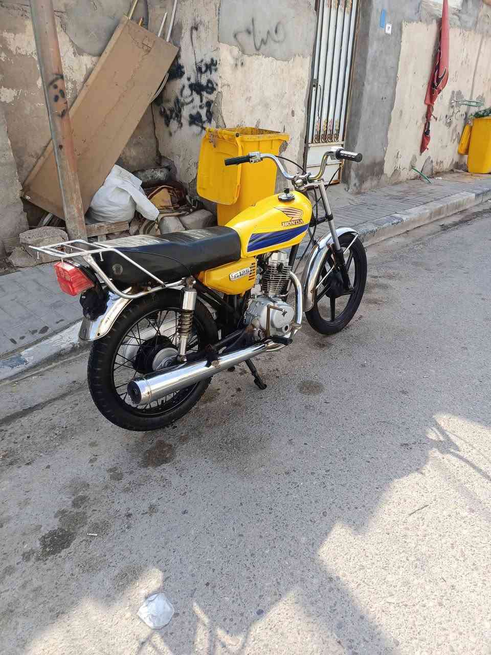 السلام عليكم دراجه للبيع مكان البصره القبله ادوات سعر الدراجه 350 دراجه نظيفه ***********
