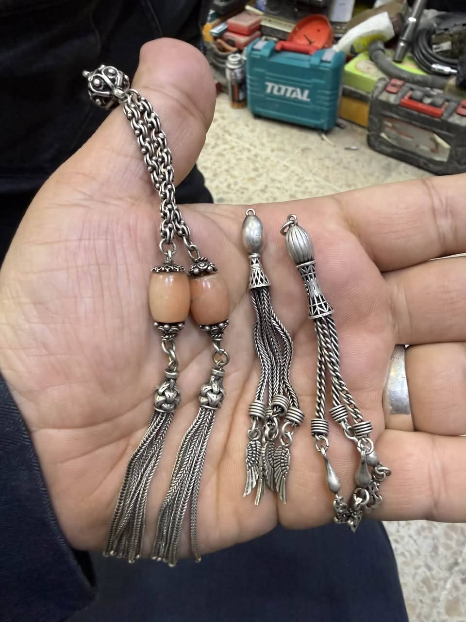 ثلاث كراكيش فضه الوزن 40غرام ابيع شلع مابيع وحده


**إذا كنت صاحب هذا الإعلان وتريد حذفه لأي سبب، رجاءا أرسل رسالة إلى الدعم الفني**