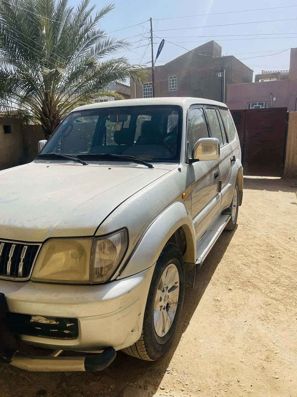 برادو موديل 2000
السياره على وضع الشركه 
بدون صبغ بدون تبديل 
رقم صاحب السياره 
***********
