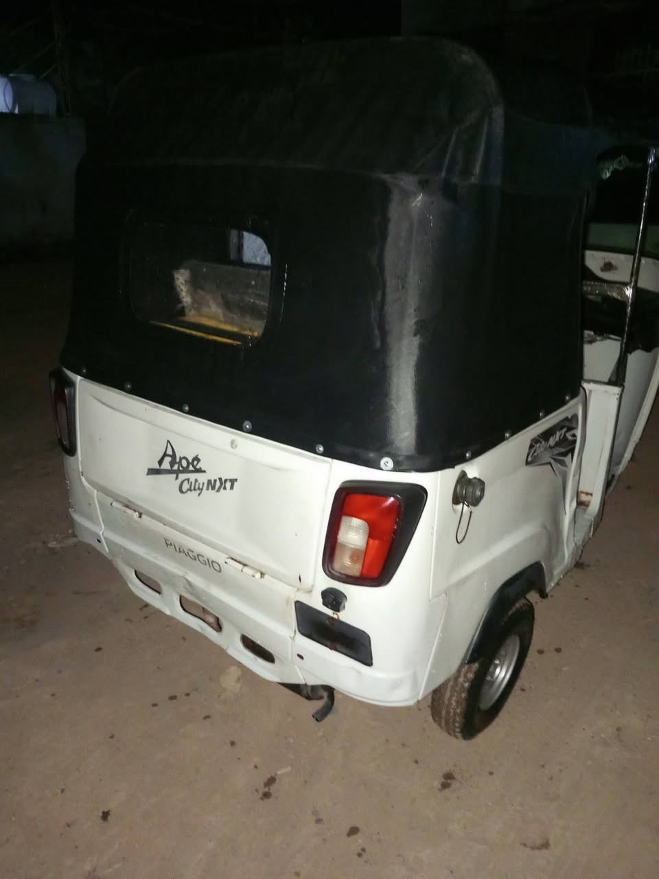 متاح تكتك بياجو موديل 2021 
التكتك اوراق شرط الترقيم 
السعر مليونين وربع 2/250
مكاني ديالئ 
لاستفسار اتصال ***********
