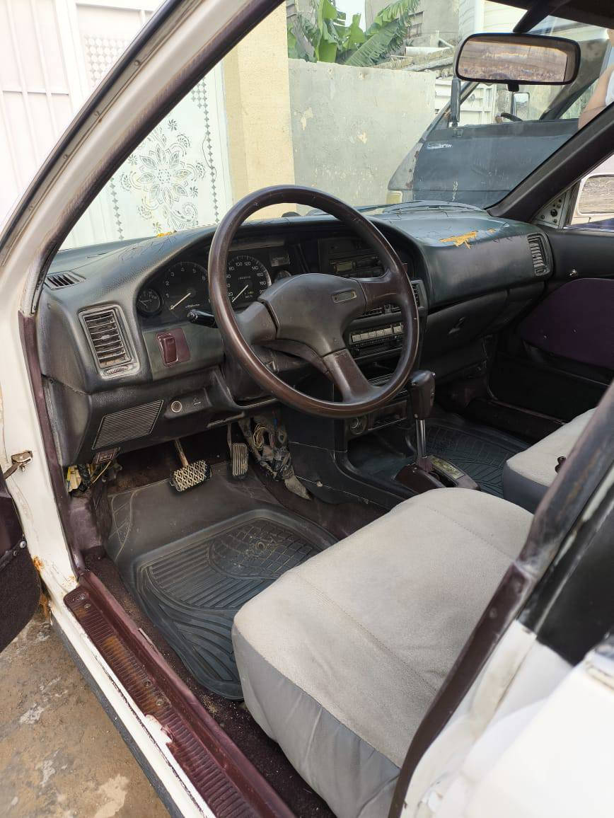 كورلا
للبيع موديل 1991
السعر 32 وبيهه مجال 
*********** الرقم
