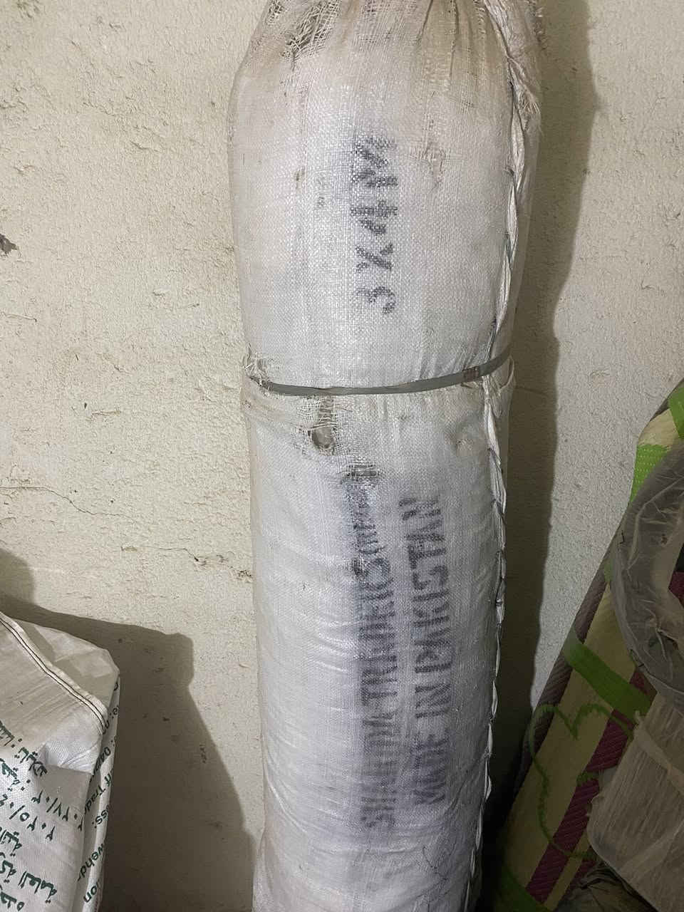 سلام عليكم خمه عمودين 4/3 باكستانيه 4 اطبك جديده سعره 800وبيه مجال مكان ناصريه رقم ***********
