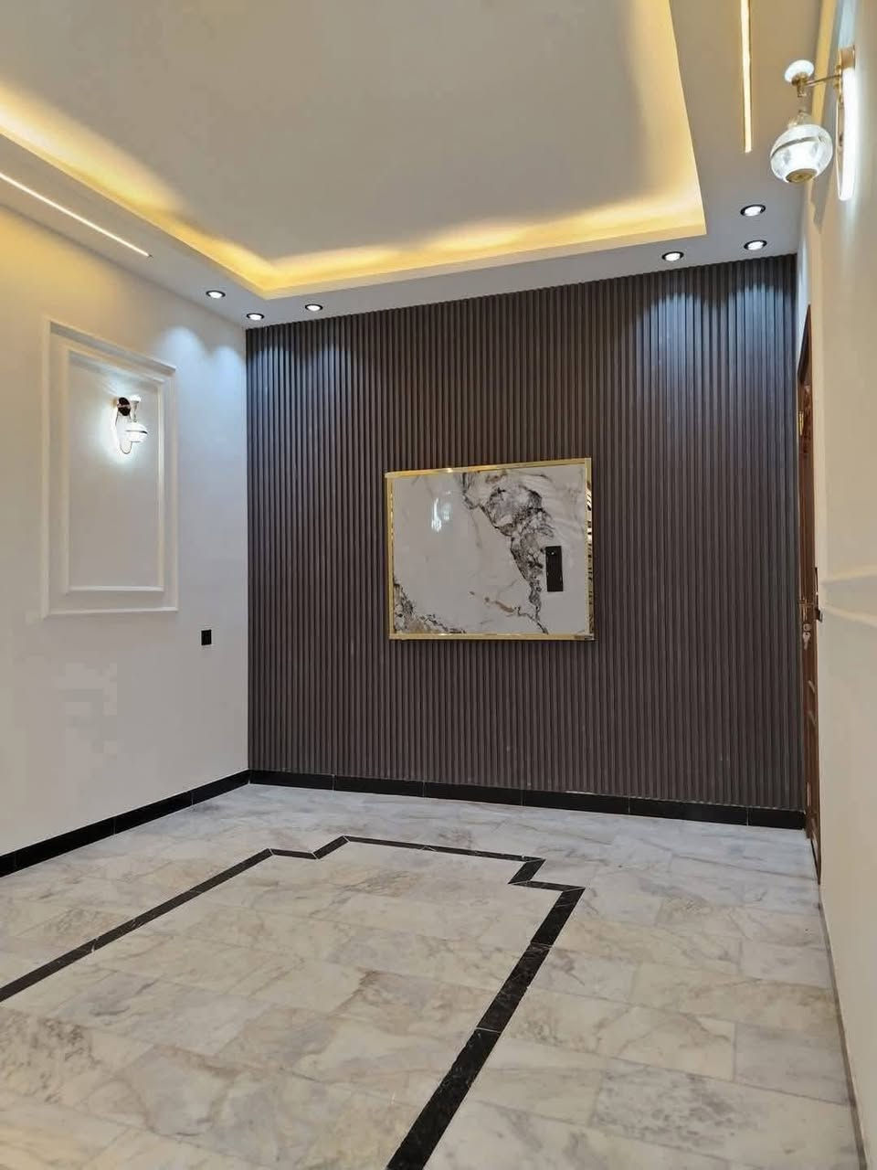 للبيع مساحه الواحد 100 متر
حي الجهاد قريب جدا من الشارع العام. 
واجهة 5م. نزال 20متر 
عرض شارع 10متر عرض رصيف 3متر 
يحتوي  على هول صالة
منور مطبخ وخدمات عدد 2
غرف نوم عدد 3 منور 
واجهة موردن   ارضية مرمر
بيت فول درجه اولى 

للاستفسار اكثر  الاتصال أو واتساب على *********** مكتب حمورابي للعقار
