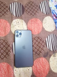 آيفون ١١ برو ماكس • ٥١٢ • مبدل شاشة وبطارية