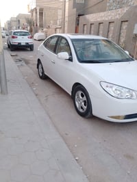 النترا • ٢٠١١ • للبيع