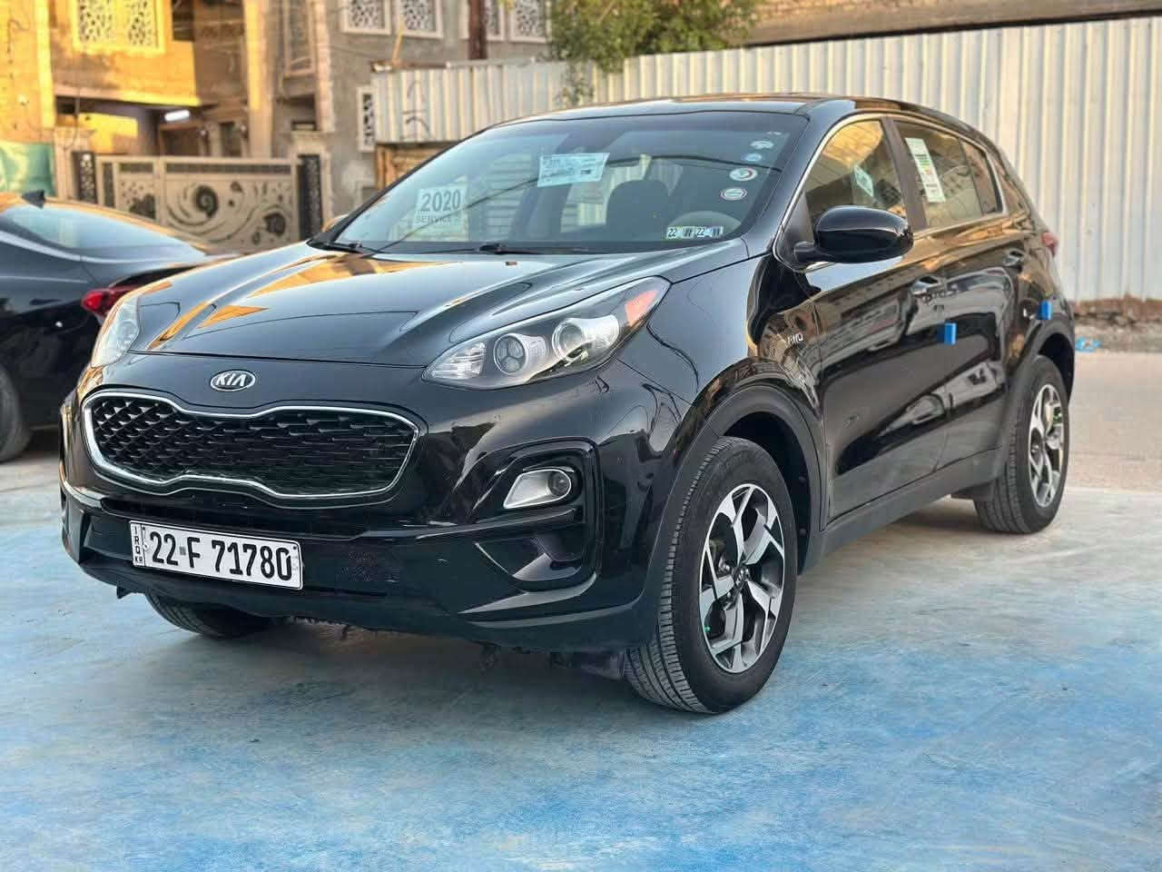 سبورتج 2020 كفالة عامة ماشية 53 الف ميل سيارة وضع الشركة بيها نص صندوق صبغ فقط بدون فتح بدون ارباك نص مواصفات سيارة جديدة الله يشهد السعر ( 150 ) وبيها مجال 
*********** / مكاني بغداد الراشدية الانتصار 
بيع فقط
