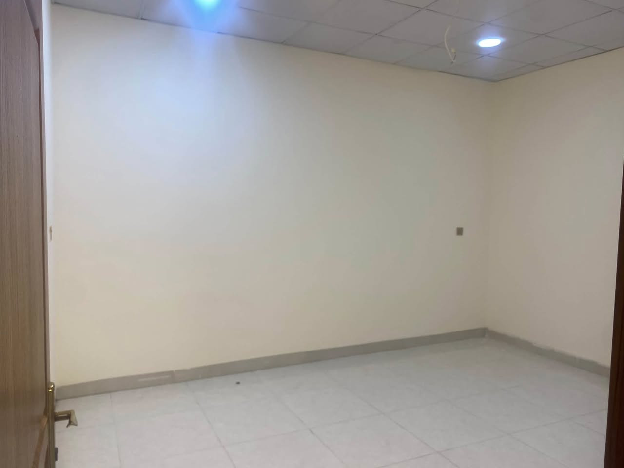 مشتمل طابق ارضي للإيجار 

مساحه 100 متر 

موقع: واحد اذار قرب فلكه اولا 

سعر 250 الف 
——————————————
للاستفسار اتصال ع رقم 
***********
