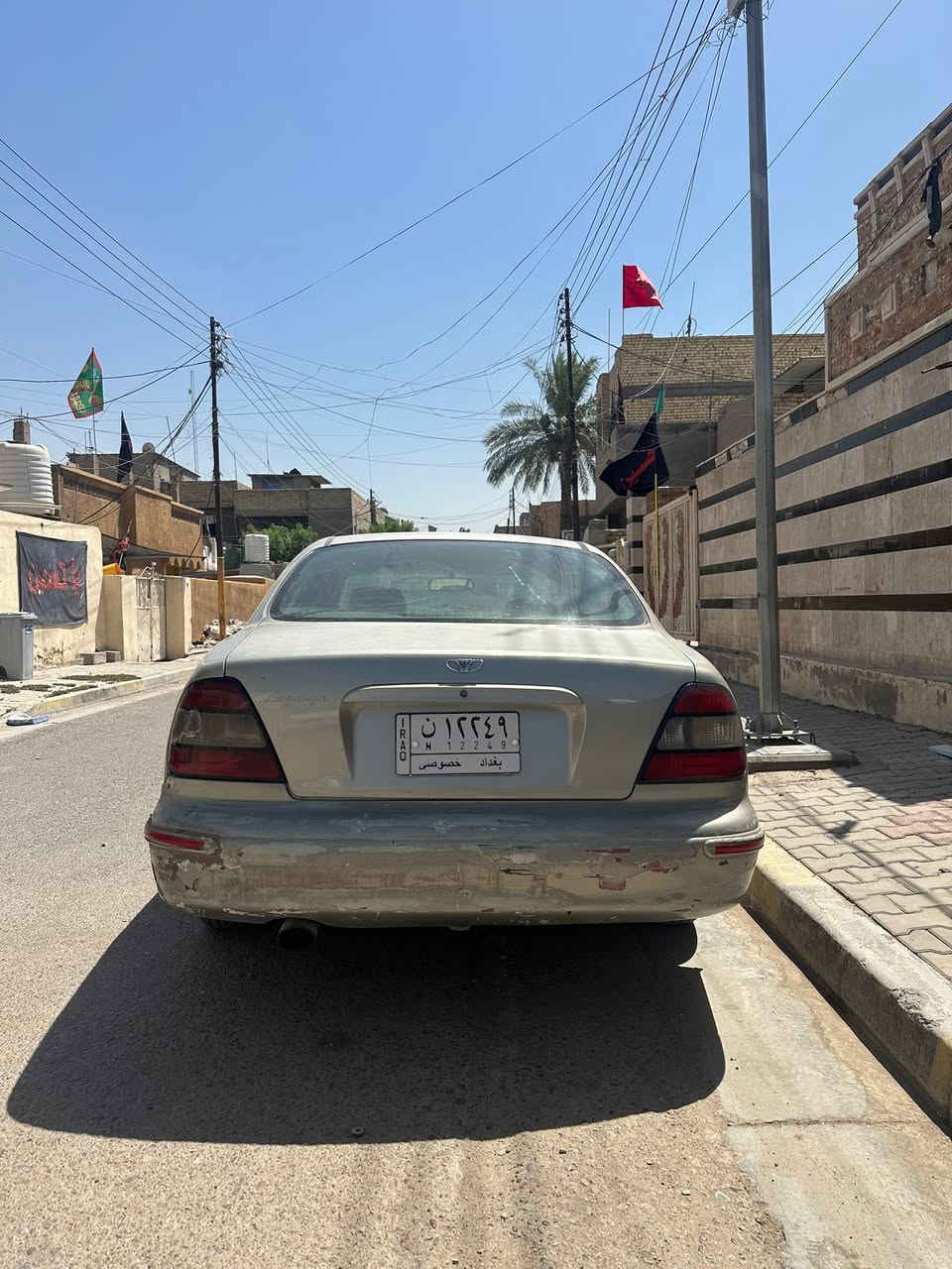 السلام عليكم 
سياره دايو لكنزه للبيع موديل 2000 سياره مكينه وكير كفاله منضومه تبريد جديده شادها سياره مناقصهه شي كهربائيات كلهه شغاله فقط كشرها تعبان مصفره غرامات سعر 30 وبيهه مجال قليل رقمي *********** عنوان بغداد
