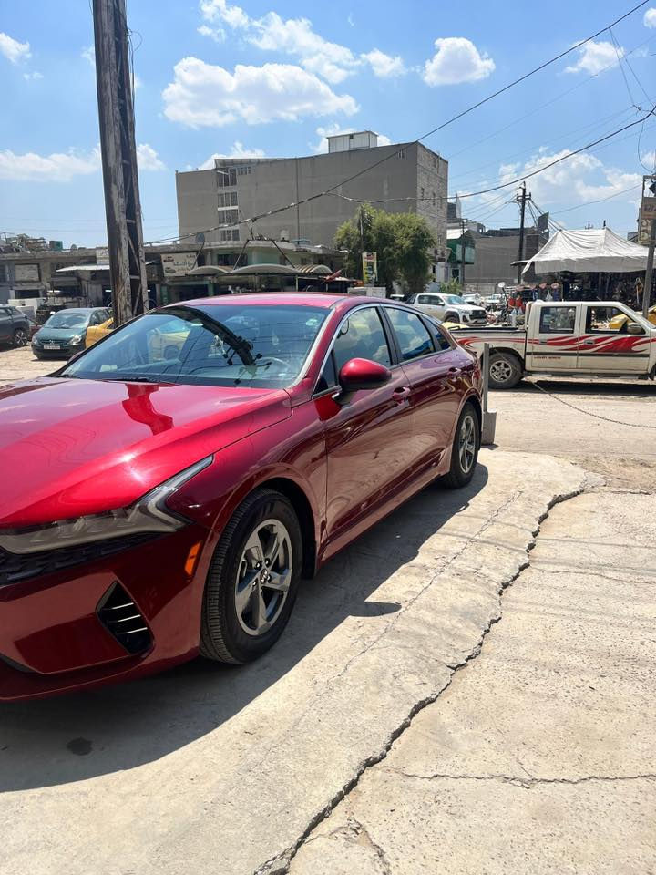 كي فايف 2021 محرك 1600تيربو
قياده ذاتيه
مثبت سرعه 
نضام ABS
مانع انزلاق حساس أطارات 
شاشة
شاشه اعطال
رادارات جانبيه
مراقبة النقطة العمياء 
نضام قياده أيكو + سبورت +سمارت
بلوتوث 
كار بلي 
فول تحكم ستيرن
حادث خلفي الجنطة مصبوغه 
 السياره متعوب عليها 
رقم /// ‭0782 773 5575‬
السعر 170 وبي مجال
