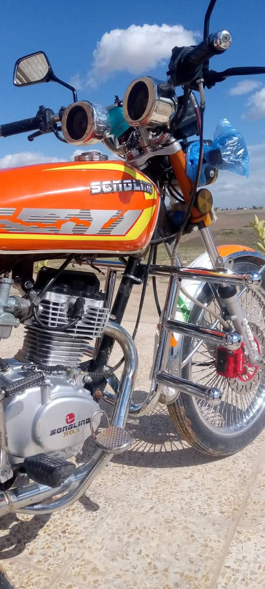 سـولـنـك للـبيـع ويـرهم مراوس 
مـوديـل 24

4گـيـر 

شـرط لا صرف ولا بخار 

مـنفـيس موجود 

دشـبول الـكترونـي 

مـحـرك ما مفـتوح شـرط 

تـوايـر جـدد 

نـشاط فـول ✈️

كـهـربائيات كـاملة 

الـسعـر560وبـي مـجـال للشراي 

مال جناي ما عايزو شي  

***********
