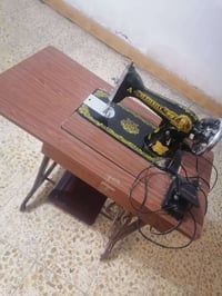 مكينة خياطة • للبيع • تواصل خاص