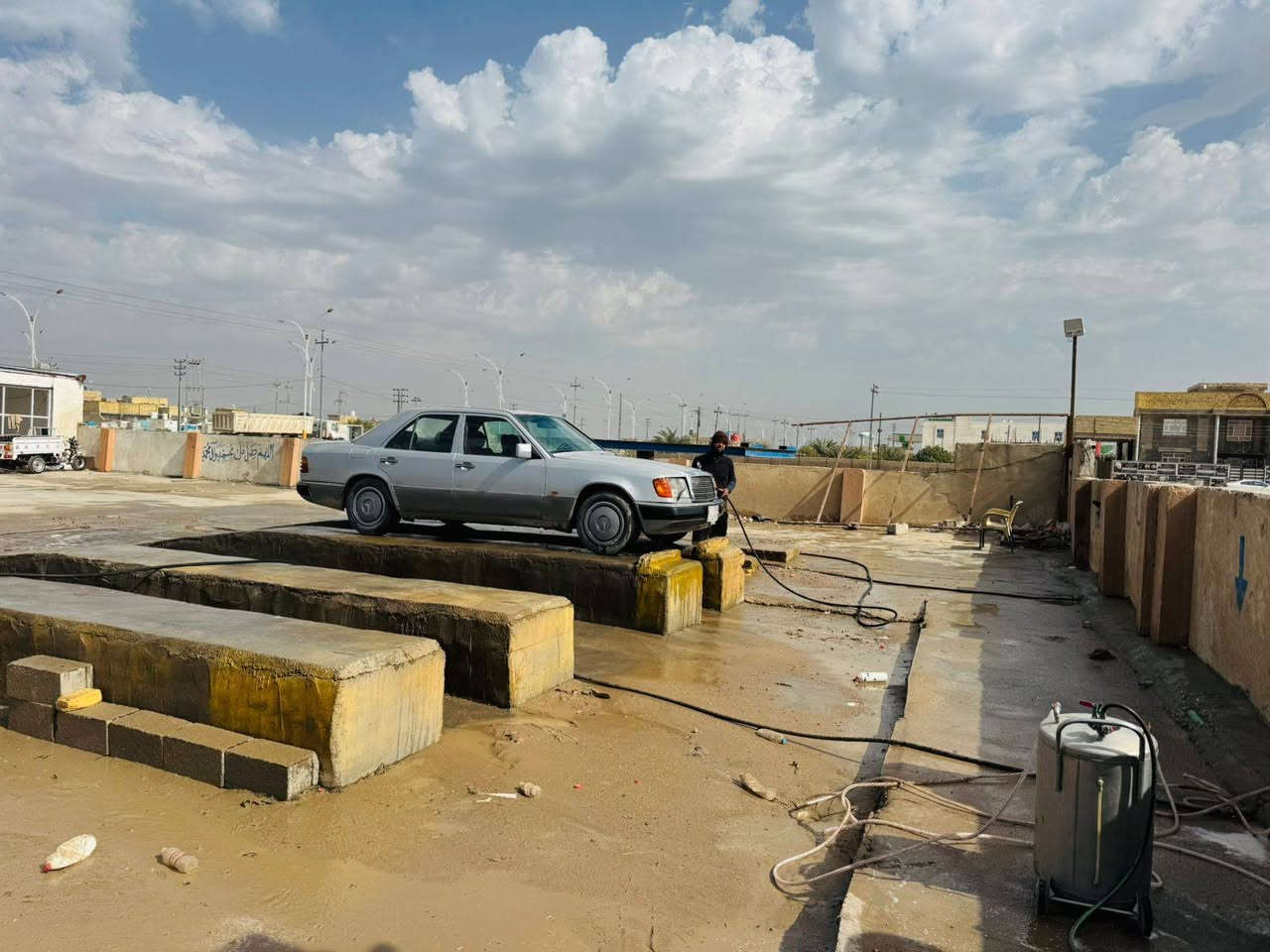 سلام عليكم مارسدس دب لبيع فقط موديل ٨٩ رقم بغداد مشروع وطني سياره جاهزه من كلشي كير مكينه بلكارتون تبريد حداديه سعر ٦٥ وبيه مجال مكاني ذي قار قضاء الشطره ***********
