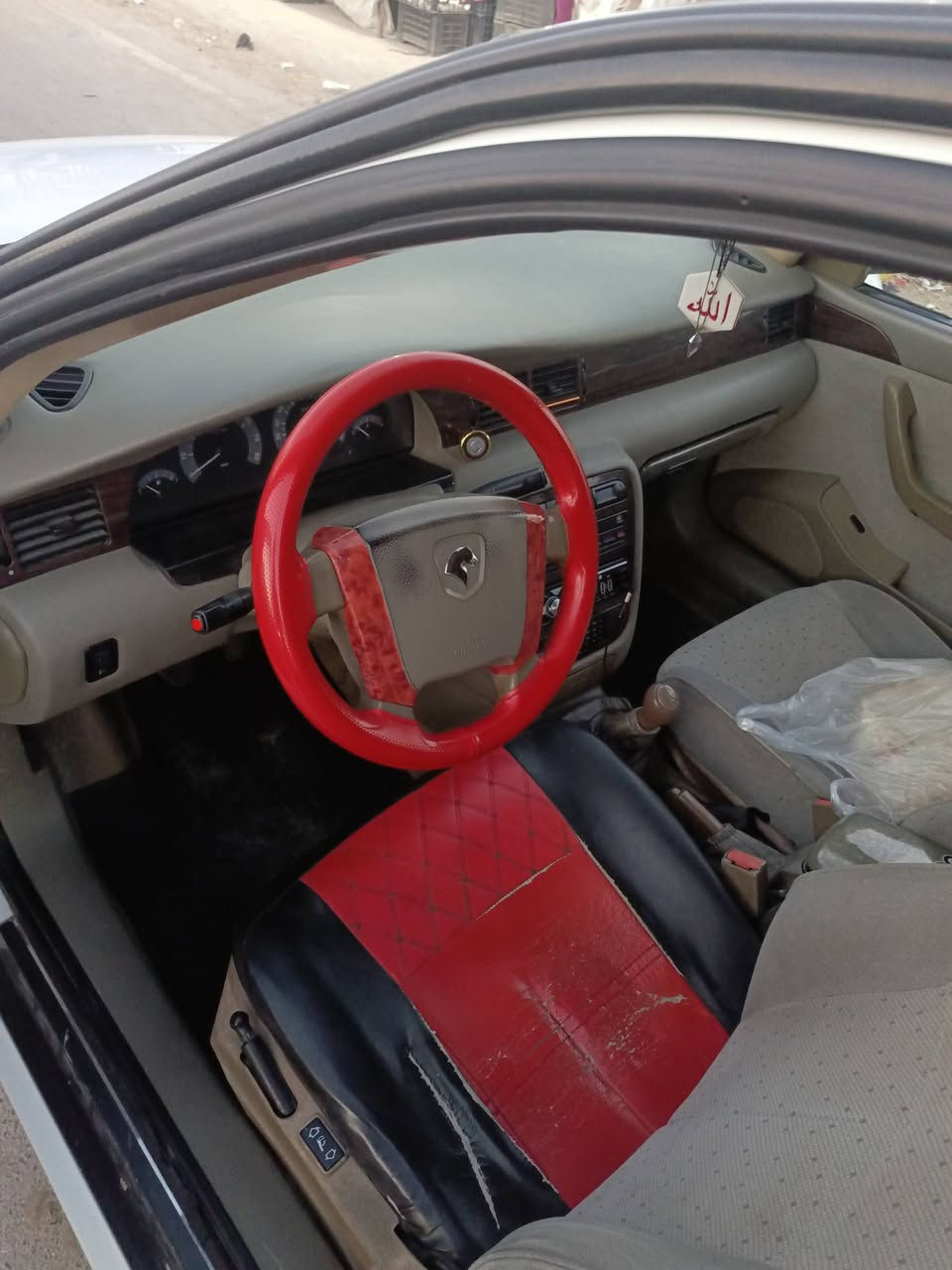 السلام عليكم
سمند 2011  رقم ذي قار باسمي مكفوله وجاهزا من كلشي من تبريد لمكينا لحداديه كهربائيات ع البلاد السياده نضيفا السعر 44 وبيها مجال 
***********
