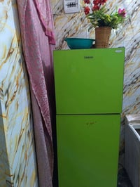 للبيع ثلاجه عل فحص  جديده  بيها بس الباب مسويله  رمايد سعر ١٥٠ الاستفس...