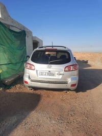 سنتافيا موديل ٢٠٠٧ صبغ حزام جماليه سعر ١٠٠ وبيها مجال قليل رقم بغداد 0...