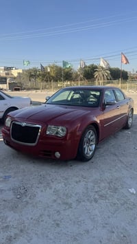 كرايسلر سي 300 • هيمي ٥٧٠٠ • نجف