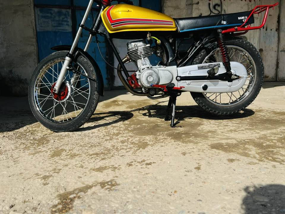 السلام عليكم للبيع بدون اوراق شاصي نامه مكينه نامه نامه مجفت مكينه حلوه ناعمه عنوان ميسان عله طريق المجر قرب مطعم طواحين الهوى للستفسار ***********0  واتساب السعر 450 وبيها مجال
