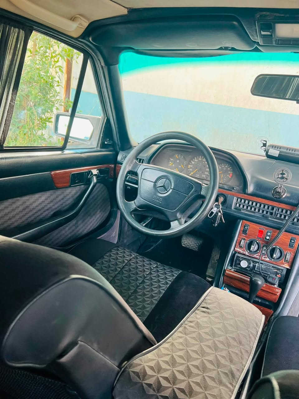 مارسيدس جامبو موديل 1987 ⚡️✨
محور ياباني 3000 vvti✈️✈️
سستم سماعت ياباني مع دمام 🔈🔈
حداديه 95‎%‎🔧
لايت زنون ناصي شمسي عالي ابيض بلاجكتور ليموني زنون 
جاهزه السياره متعوب عليها نقصها فقط التبريد 
سعر 60 وبيها مجال مكاني نجف مجمعات سكنيه 
***********
