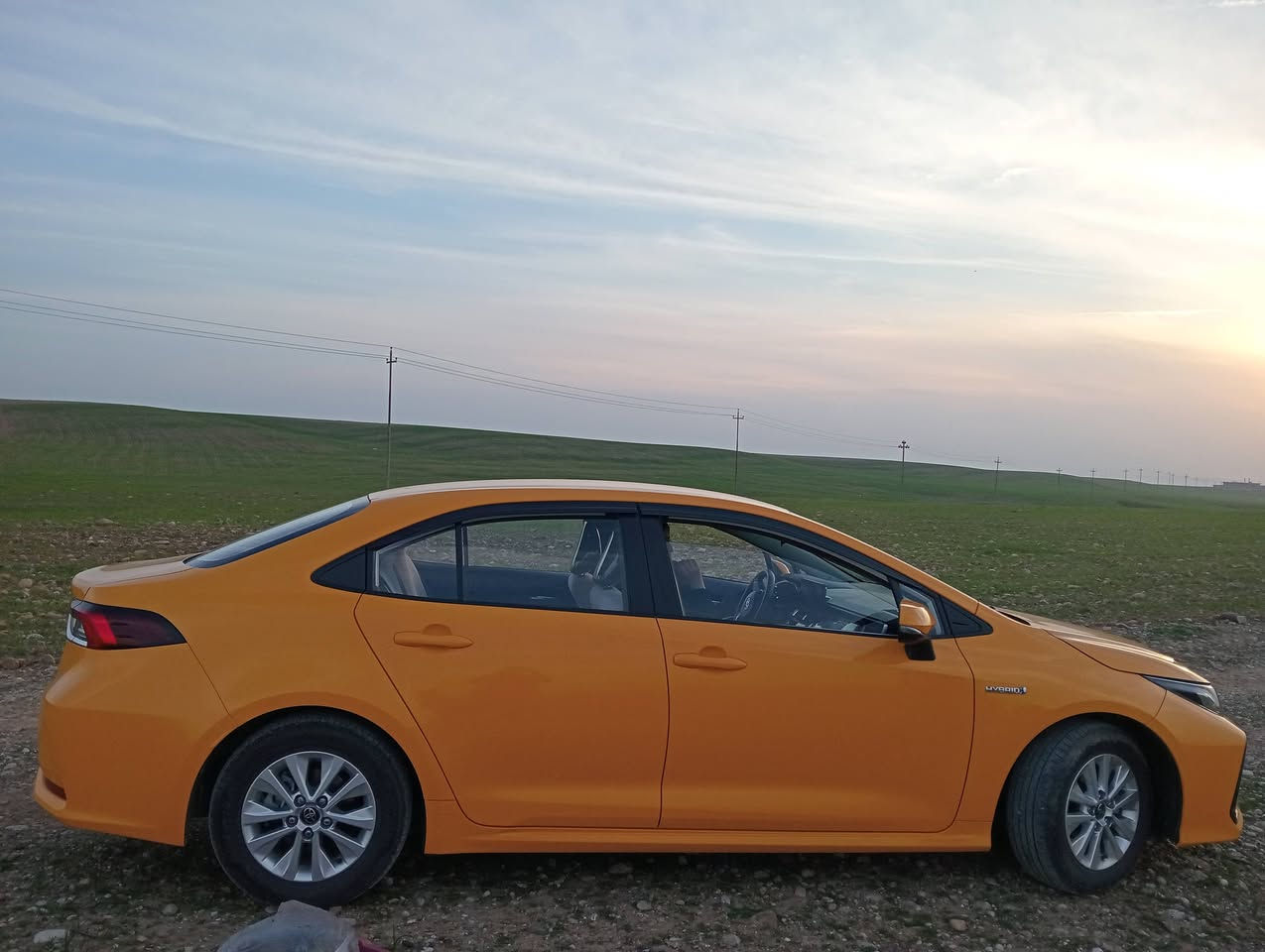 كورلا هيبرد  موديل 2024 ماشيه 71 ألف بيها كوبون بنزين سعر 170 بيها مجال رقم موبايلي ***********
