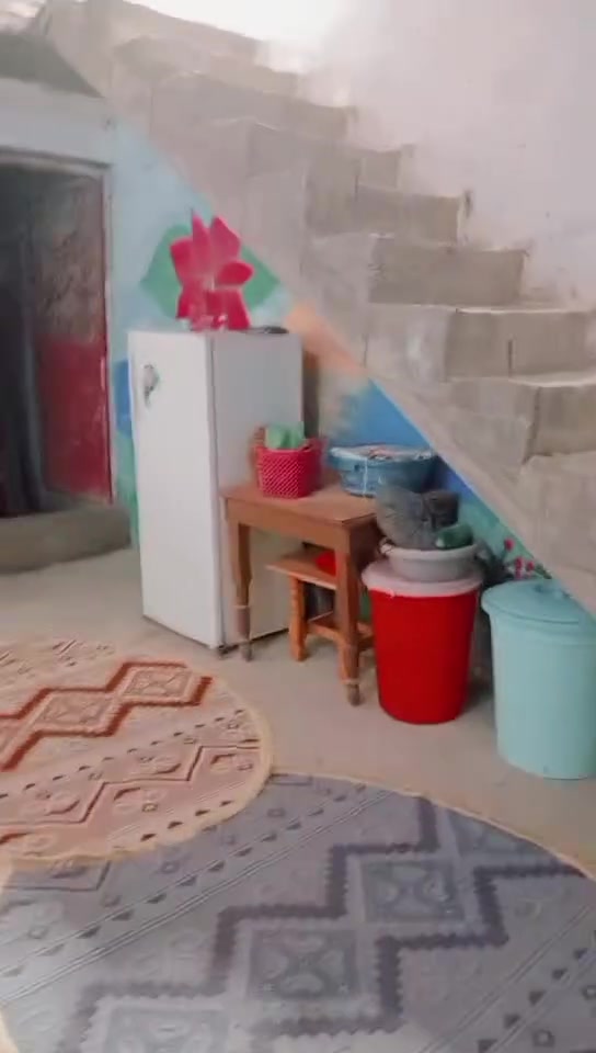 السلام عليكم بيت للبيع في سبع قصور شارع قاسم الوكيل  البداية بشارع ام حيدر المضمده المساحه 128 متر  وعالي على الشارع بمتر أول بيت بل فرع يحتوي على استقبال 6 مترات ونص وحولي كبير وترك ومطبخ وغرفه وصحيات رقم الهاتف *********** متوفر واتس اب وماسنجر
