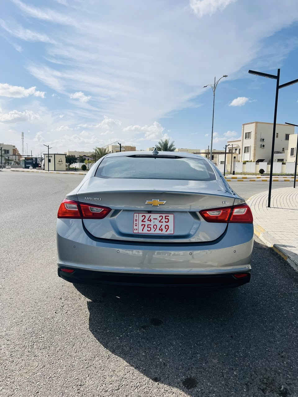 السلام عليكم 
ماليبو وارد امريكي
  موديل 2024 
لون سلفر 
السياره ماشيه 14 الف ميل 
المواصفات LT
♦️ بصمه ابواب + جنطه
♦️ تشغيل عن بعد 
♦️رادار امامي
♦️ قياده ذاتيه 
♦️ تحديد مسار 
♦️محرك 1500 توربو ✈️
♦️سايد بريك بصمه
♦️مانع انزلاق
♦️لدات اماميه نهاري 
♦️اوتو بريك /توقف ذاتي عند الاقتراب 🚳
♦️كشنات تدفئه + كهرباء ⚡️ 
♦️تبريد مناخين منفصل SYNC
♦️تبريد قطعتين امامي خلفي بيانو 
♦️شاشه كبيره تدعم 📲Android Auto/car play
♦️خرائط Gps📌
♦️كامره خلفيه دواره  📷 
♦️كروز مثبت سرعه
♦️شاشة ضبط واعطال بل دشبول
♦️منافذ USP/ 12V /Tip C
♦️مانع انزلاق ⛔️
♦️حساس اطارات
♦️4 دسك/ Abs
♦️السياره ماشالله جاهزه من جميع النواحي 
♦️ارضيات كتلوكات السبير والعده بالنايلون 
♦️اطفاء ذاتي عن التوقف 
♦️تحكمات جهتين 
      مانع تصادم 
    الجام الامامي اوتو
حادثها جاملغ وباب  وبيها بارد بالباب الخلفي وبيها قطعه بايها قطعه كلير 
كير محرك شاصي شرط بجم كبس 
للاستفسار ***********
السعر 124 وبي مجال 
العنوان . صلاح الدين تكريت
