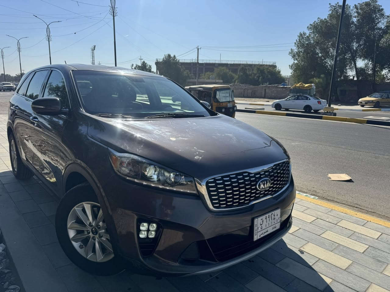 السلام عليكم سورنتو 7 راكب للبيع وارد امريكي  سياره ٦ سلندر  موديل 2019 سياره ماشيه 55 الف ميل حادث امريكا بنيد مصبوغ فقط مكفوله لغود وشواصي بدون دواخل صور حادث امريكا بالمنشور سياره جاهزه للأخير تخم تاير تبريد ثلج مكينه كير ممفتوحات سياره بيها صبغ مصطره قبغ الجنطه وبيه جاملغ وباب خلفي وره السايق معمرات وبيه بارد قطعتين وحالوب ع قماره بسيط
المواصفات
١ شاشه كبيره
٢ كامره دواره
٣ نقطه عمياء
٤ سبعه راكب
٥ ثلاث انضمه قياده ايكو سبورت نورمن طبيعي
٦ جهتين تحكم ستيرن
٧ كروز سرعه 
8 كرسي سائق كهرباء
بعد بيها مواصفات 
ملاحضه السعر 175 ورقه للأتصال على الهاتف ***********
