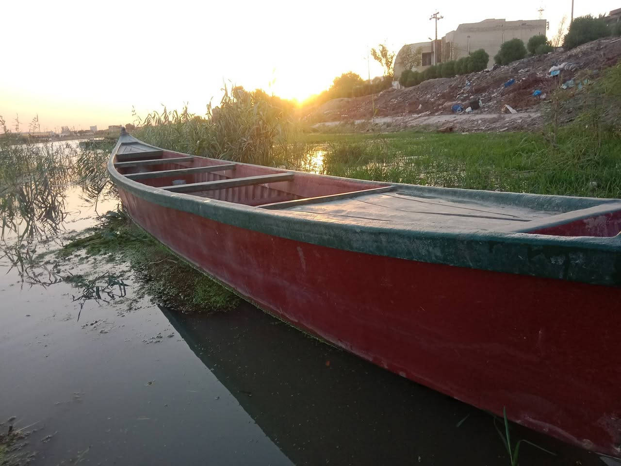 السلام عليكم
بلم جديد للبيع طول 17 ذراع بسعر 900 الف
ومكينه توهاتسو ام 30 ما مفتوح لا گير ولا محرك بواحد و900
العنوان العماره الماجديه 
الرقم للاستفسار
***********
