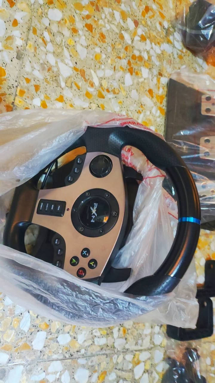 دروكسون ممستعمل بس مفتوح الكارتون v9
الكير 6نمر 
الدواسات(بانزين و _ابريك _ابريك) 
الدركسون يلتف فرتين 
100 الف
المكان بغداد  / المحمودية 
رقم التواصل ***********. )(واتساب) 
يخليك تعيش جو القياده الواقعيه
