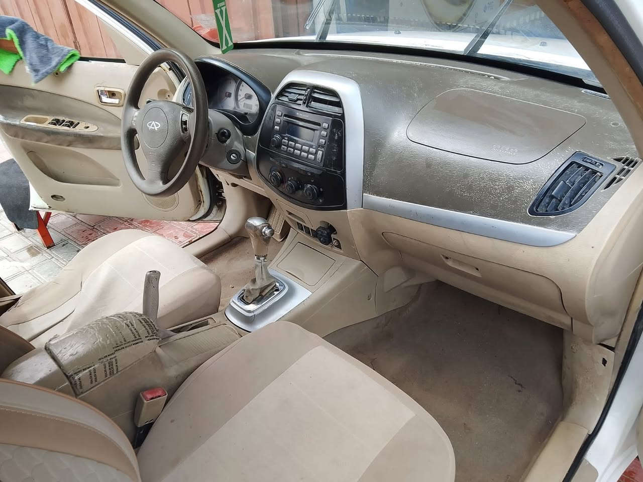 سلام عليكم 
تيكو للبيع رقم بابل الماني
موديل 2011 كير ميكانيكي المرغوب 
المحرك 2000  
مكفولات جدد 
الكشر جديد مكفول من الصبغ والضربه
تبريد شغال 
تخم تاير 
الكهربائيات كلها شغاله سياره مال جناي الف دينار مذب عليها 
مال بيت 
السعر 50 ورقه
للاستفسار الاتصال ***********
