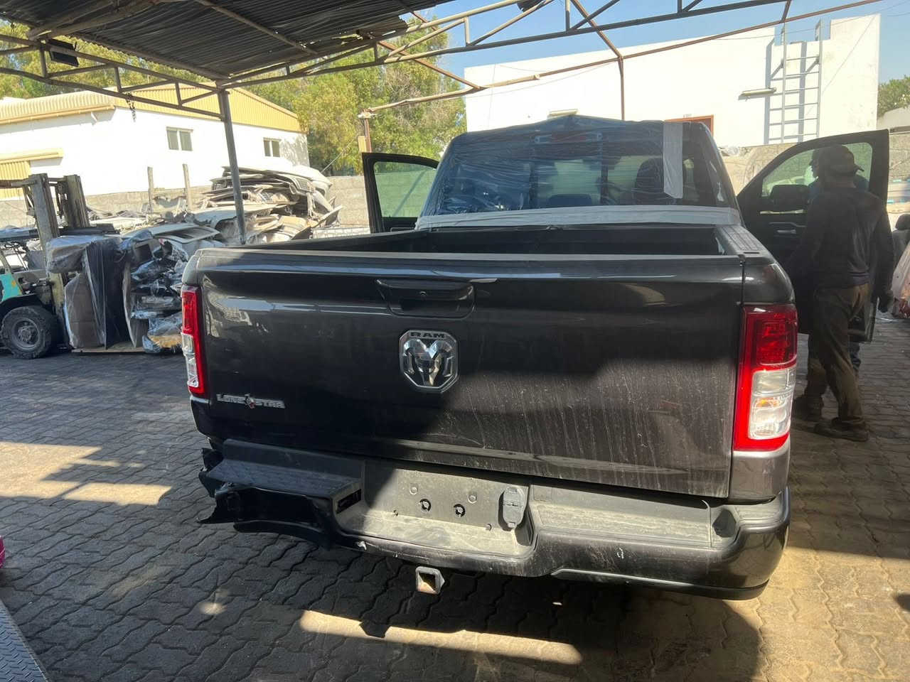 محلات الكعبي بغداد جسر ديالى الجديد ***********
ادوات دوج رام كلاسك / بك هورن / تفصيخ / جديد
