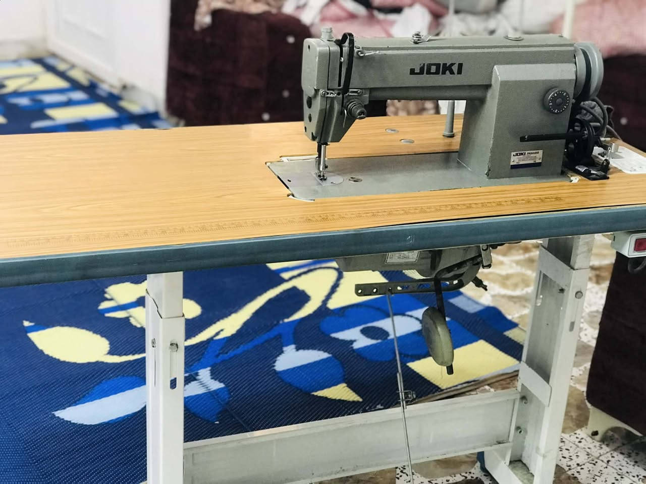 مكينه خياطه صناعيه مستعمل شي قليل السعر 225 وبيها مجال شي قليل العنوان الموصل الأيمن :*********** كورك
