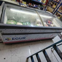 مجمدة للبيع طول 2متر ولعرض 1متر شغالة ونضيفة شوفت عينك الغراض البيهة ا...