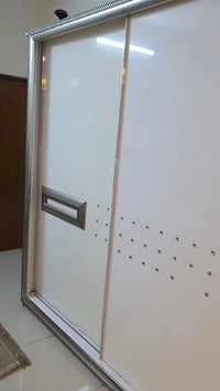 غرفه نوم تركيه مستخدمه للبيع السعر ٢٠٠ الف...... بس بيها ضرر ...للتواص...