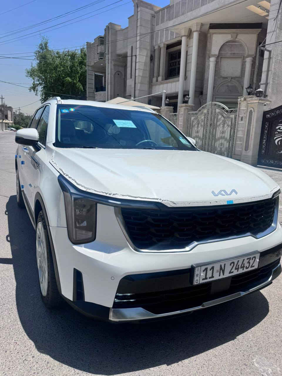 كيا سورنتو موديل 2025 خليجي 
سياره مكفوله كفاله عامه حتى الدعاميات بدون صبغ 
بدون بارد بدون تكحيل بدون شخوط بدون نكراش سياره اخت زيرو بسمي ورقمها عل أيدي 
سياره بعدهي بوضع شركه بعد فابلون عل قماره والبنيد كباتها طفايه بصمات شركه كتلوكاتها سياره كلها وضع شركه أضافت حمايه الشبكيه الدعاميه اماميه سياره بسمي ماشيه ٤٠ آلاف حقيقي فوووول موصفات عدا بنراما مواصفاتها 
بصمه 
شفتات ستيرن 
ويل ٢٠ 
دادشو 
محرك ٦ سلندر ٣٥٠٠ 
شاشه متصل 
أريل نفكيشن 
جي بي إس 
دخول ذكي 
تشغيل عن بعد 

🛑 السعر سوي تعليق يصل مباشرة 🤖 

شاحن واير ليس 
هند بريك بصمه 
أوتو هولد 
سبورت 
إيكو 
مانع نزحلق
كير ماوس 
8 نمر كير 🏎
٧ راكب 
3 قطع تبريد 
مري شفط وترحيب 
برد خلفيه 
حساس مامي اصلي 
حساس خلفي اصلي 
حملات اصلي 
كشن صدر كهرباء 
كشن ساق كهرباء
رادار أمامي 
كشاف أمامي 
كلوب خلفي ضباب 
بك لايت لد 
٤ عدسات 
اي بي إس 
بعد بيها هواي موصفات 
سياره جديده وعل أيدي استلام شركه نصر دجله مكاني بغداد جديده 

رقم صاحب السيارة 
*********** أبو علي
