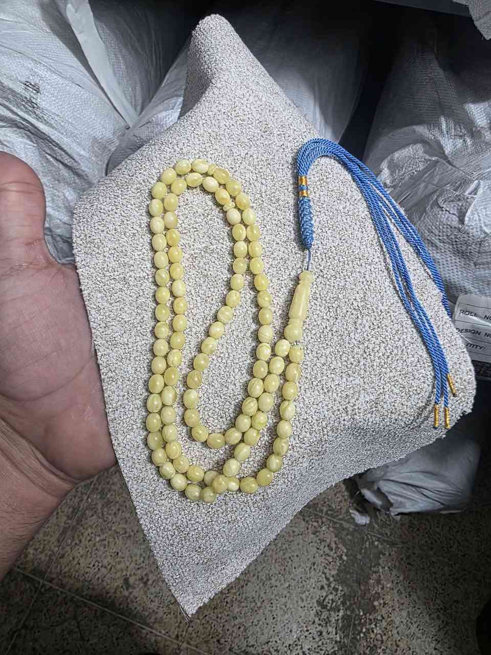 سلام عليكم سبحة كهرب بولونيا حر كصة بيض الحمام
الوزن 21 غم 
عدد الحبات 96
توصيل بغداد فقط
***********
السعر، خاص.
