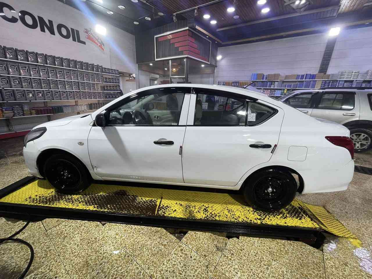 سني موديل 2022 ماشية 106 الف رقم بغداد نظيفة تبديل جاملغ امامي جهة السايق
والباب الخلفي  من جهة السكن بي وبارد  وجاملغ بارد بسيط تخم تاير تبريد ثلج  مكينه كير مكفول السعر 107 $ للاتصال  *********** متواجدة بالمنصور والزعفرانية
