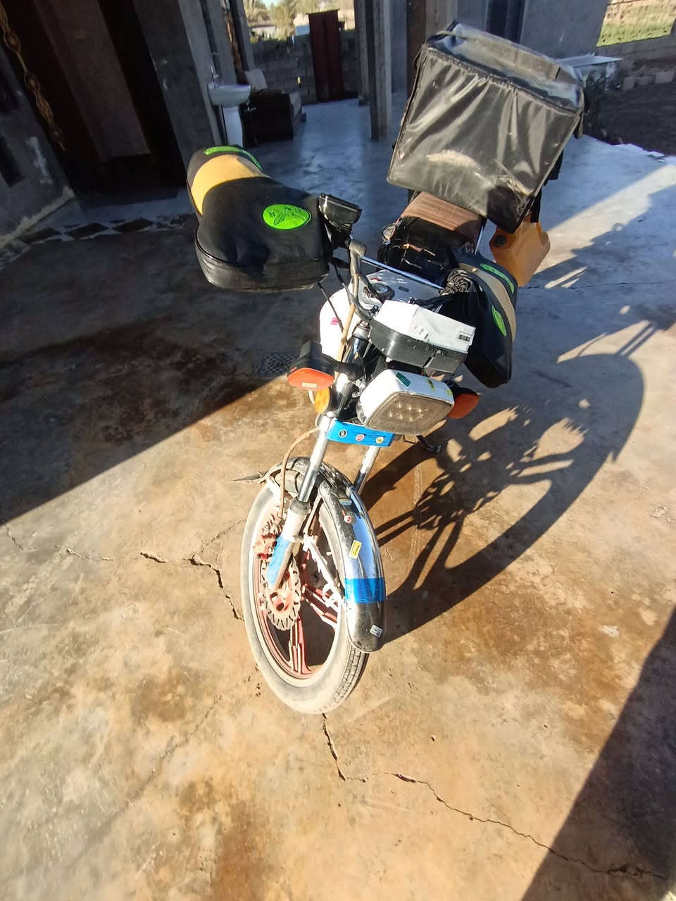 السلام عليكم سيفان للبيع الماطور نظيف كله شغال سلف شغال تايرات جدد دبلات جدد الماطور نضيف كلشي ما عايزه سعره ٤٥٠ وبي مجال مكاني تكريت البعجيل ***********
