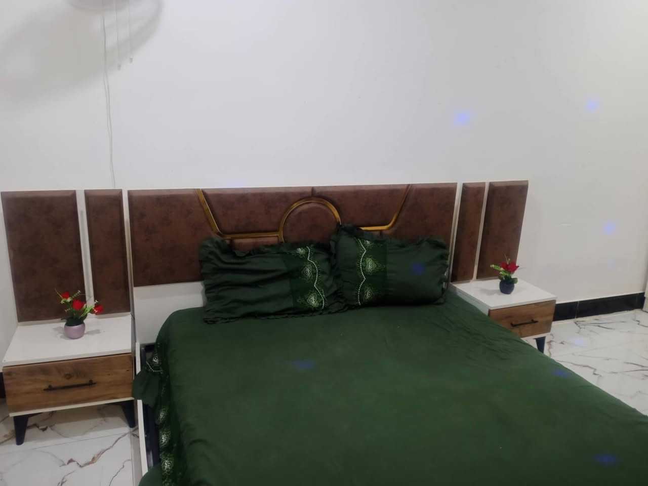 سلام عليكم غرفه تركيه للبيع جديده استخدام شهرين فقط ***********
