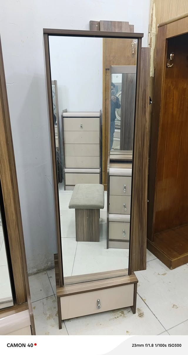 غرفه تركيه 10قطع نظافه فول العنوان اربع سايدات جدد مال عبجية قرب صيدلية محمد جاسب بدر ميسان ***********نشتري (جميع الغرف تركيه والعراقية والكناتير دز خاص)
