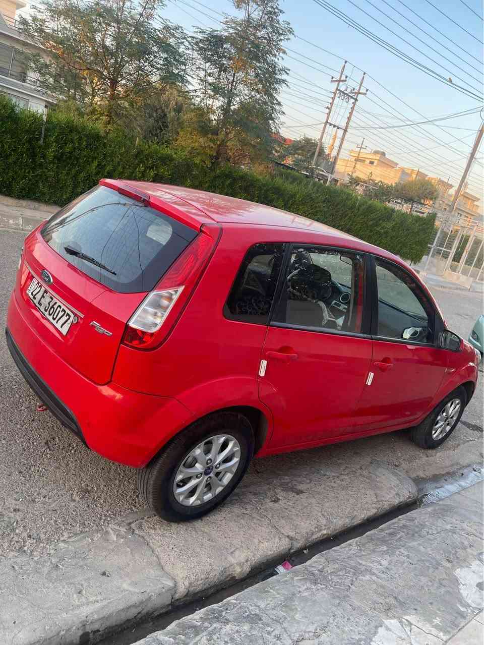 فۆرد فیگۆ  مۆدیل ٢٠١٣  گێر تۆماتیک گێرو مەکینە بەشەرت  رەقەمو سەنەوی نوێیە هەتا ٢٠٢٨ پێنج پارچەی بۆیاخە لای چاملخی سایەق کەمەک ناوی گرتیە بەس شانسی نەیگرتیە  بستەک سەر دەرگای سایەق ساردە کوتە   ٧٣٠ هەزار خەرامەی لەسەرە نرخی ٦٦ وەرەقەو مەجال. 

*********** أربيل, العراق
