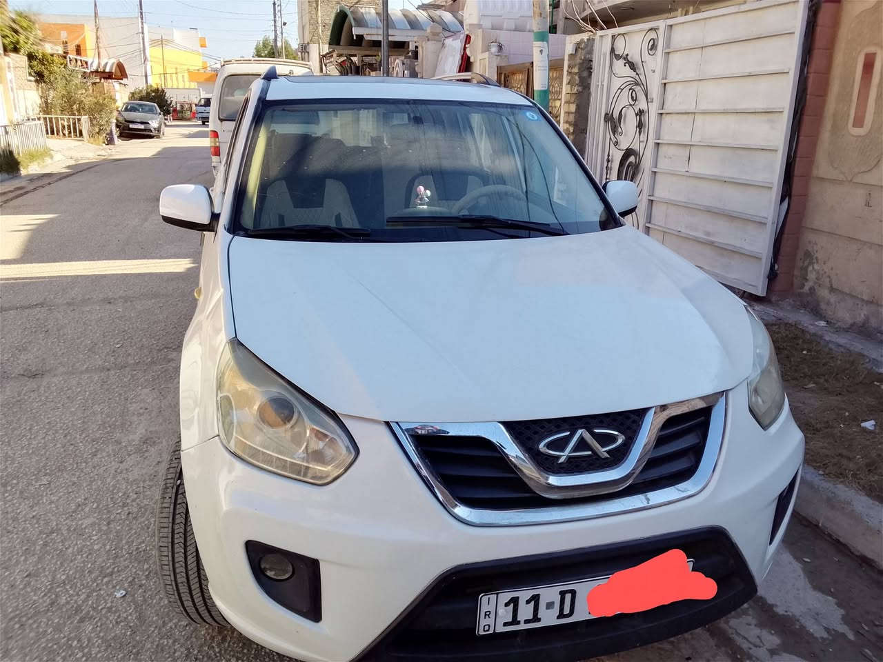 السلام عليكم
شيري تيكو 2014 رقم بغداد دولي شرط التحويل
سنويه لل30 هزه جديده 
السياره نظيفة
فول موصفات وكلشي بيه شغال 
كشاف ظبابي امامي خلفي 
مكينه وكير مكفولات 
تخم تاير وحداديه جيدة
غرفته نضيفه
وسعره 62 وبيها مجال بسيط
مكاني الدورة ابو دشير
***********
