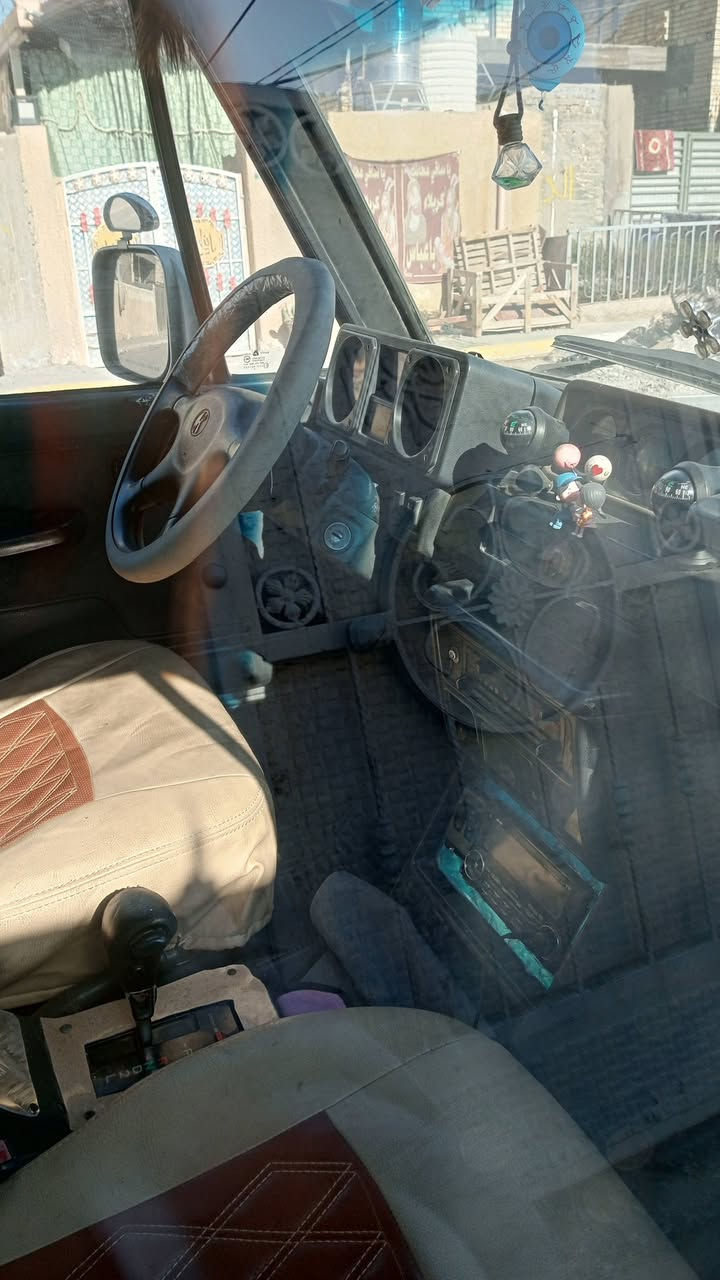 سلام عليكم ورحمه الله سيارة كالوبر موديل 92سيارة حلوة مكينة محورة ستاركس وتو ماتيك سيارة بسمي رقم نكليزي عنوان بغداد شماعية سعر 33وبيهة مجال حك جيتك ***********
