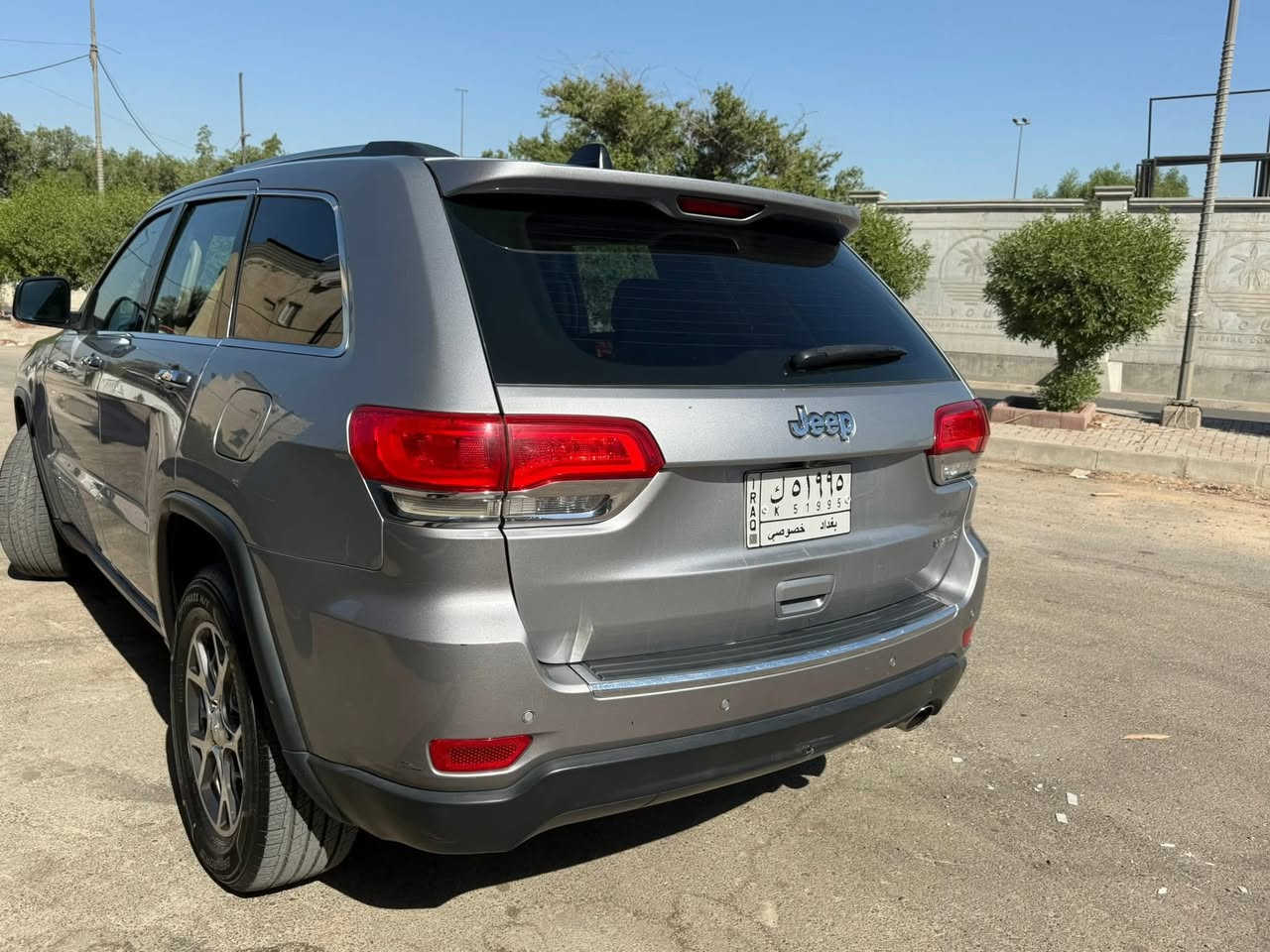 السلام وعليكم
جيب 2017 لمتد للبيع السعر 215 مكاني بغداد زيونة 

***********
