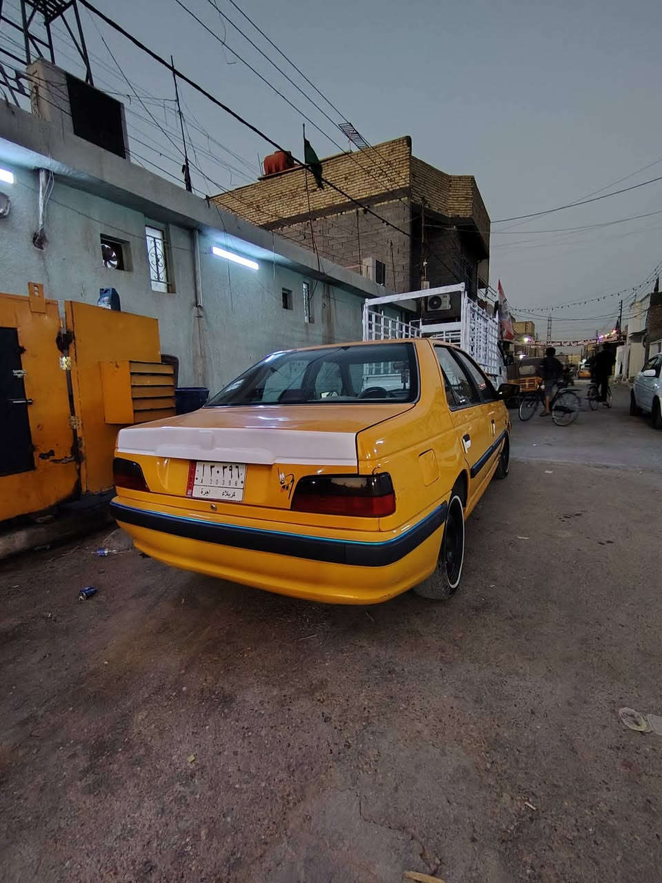 سلا عليكم سياره بيجو بارص 2018 بيهة قطعتين بنيد طاير جاملغ امامي يمنة ول قديم موجود سياره خير من الله مكينة وكير فرنسي صار الهن 3ايام حتة الوصل عدي تبريد ثلج صدر امام خلفي جديد تايرات جدد وبيهة ظربة بل هوك  مال دعامية مكاني بغداد الحبيبية السعر(50) وبيهة مجال
(***********) (***********)
