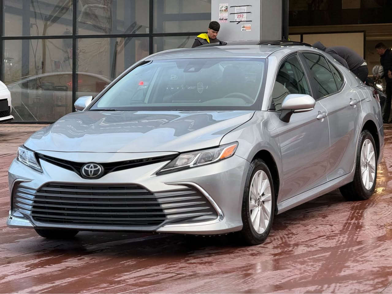 2024  𝐓𝐎𝐘𝐎𝐓𝐀 𝐂𝐀𝐌𝐑𝐘-LE 

تويوتا كامري موديل : ٢٠٢٤ 

السعر : 205$ ورقة ومجال بها 

اللوان : سلفر 

عداد المسافة :  19 الف 

حجم المحرك : 2.5L ( 4.سلندر )

ملاحظة السيارة :  سيارة بدون حادث 
فقط 2 قطعة كلير امريكي 

كافة الايرباكات  سليمة 

المواصفات : LE  

كاتي تترقم اربيل دهوك سليمانية 

‏‎تفاصيل اكثر الاتصال علی ارقام التاليه  

 واتساب 📞 ***********

عنوان📍اربيل شركة ابوظبي كارس أربيل, العراق
